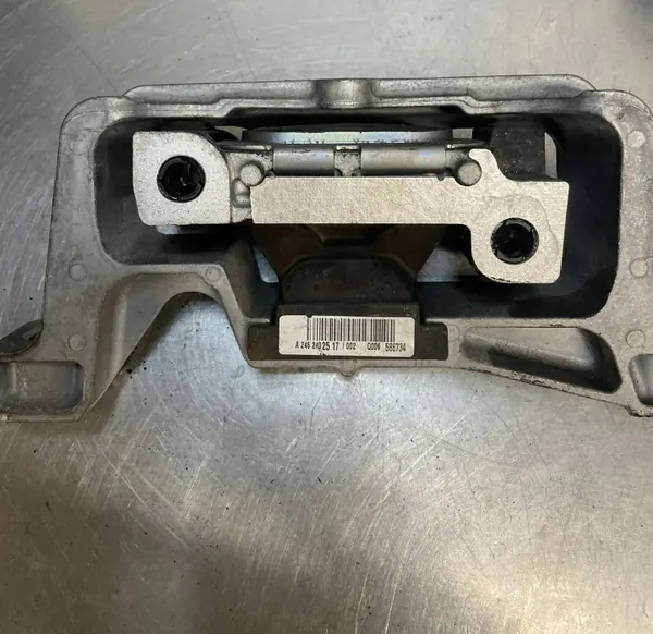 Motorfäste OEM A2462402517 för Mercedes A-Klass W176 image 3