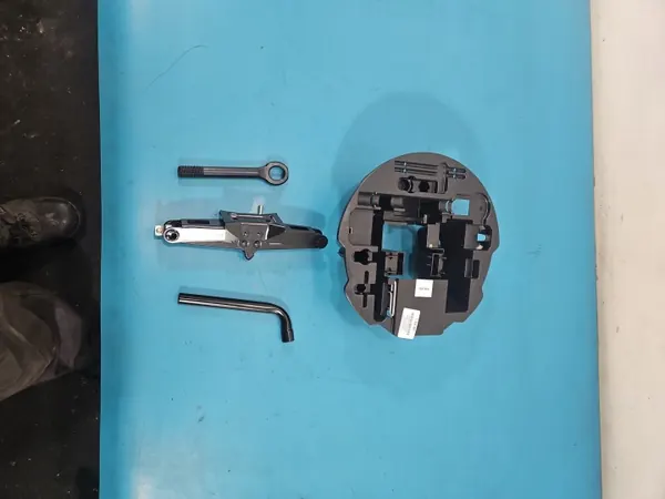 Insert de cric trapézoïdal OEM IMPRK1554887 Renault Clio IV image 4