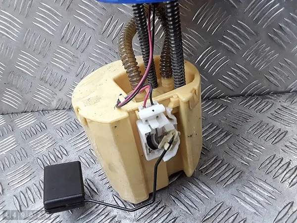 Polttoainepumppu Toyota Auris 2007 2000td 7701002020c image 2