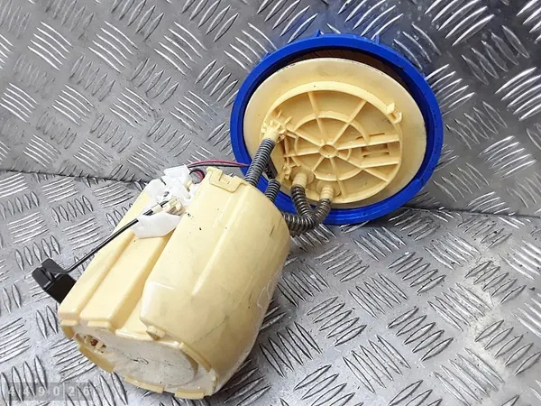 Polttoainepumppu Toyota Auris 2007 2000td 7701002020c image 4