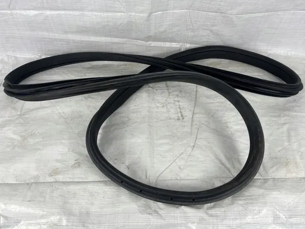 OEM A2576922300 Linke Hecktürdichtung für Mercedes CLS image 5