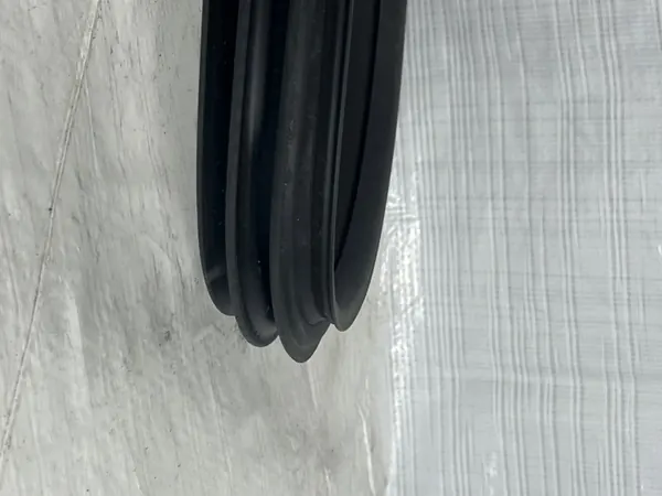 OEM A2576922300 Linke Hecktürdichtung für Mercedes CLS image 8