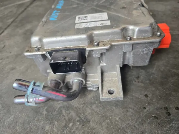 Convertisseur de Tension Inverseur Ford Mustang Mach-E LJ98-7P425-BD image 4