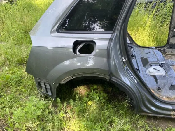 Audi Q7 2017 Taka Oikea Lokasuoja OEM 260410 image 2