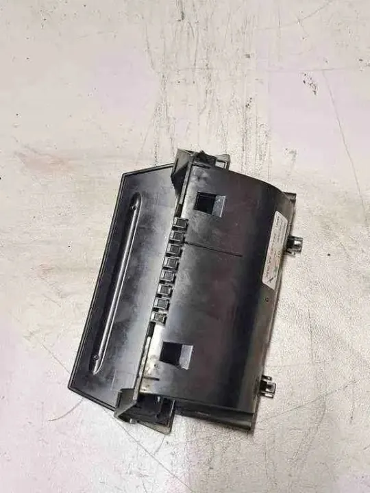 Cendrier Ford OE d'occasion OEM 27022010 Focus II image 3
