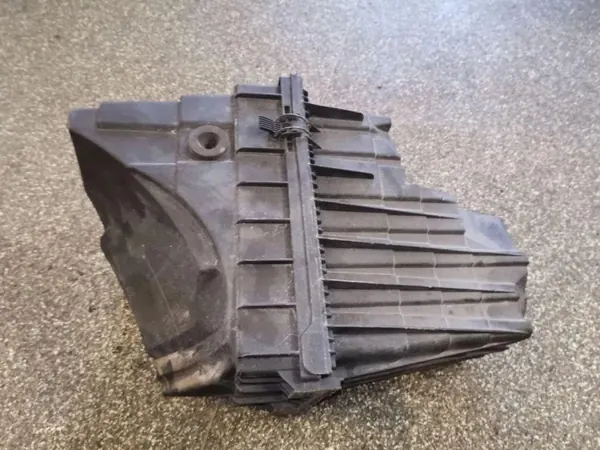 Luchtfilterhuis VW Transporter OEM 7H0129601J image 3