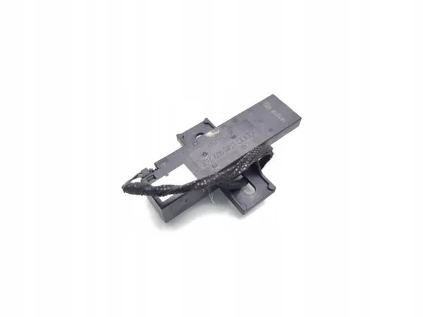 Audi A4 Inre Antenn OEM 4M0907247 2019 Kombi image 3