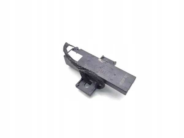 Audi A4 Inre Antenn OEM 4M0907247 2019 Kombi image 4