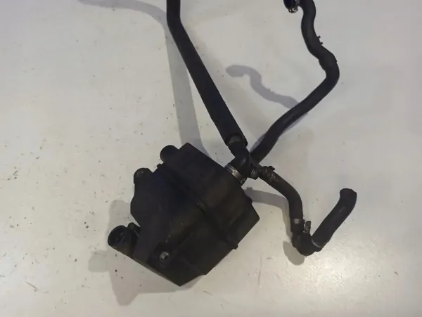 Séparateur d'huile OEM 8692211 pour Volvo XC90 2.5L image 3