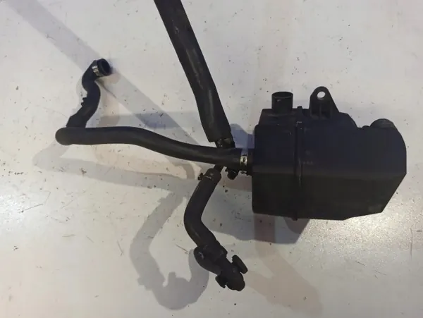 Séparateur d'huile OEM 8692211 pour Volvo XC90 2.5L image 4
