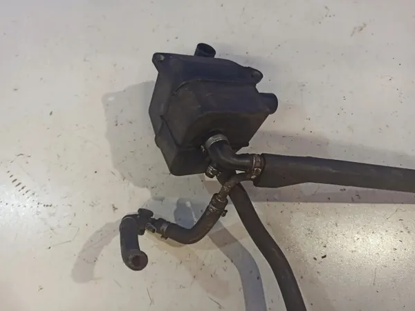 Séparateur d'huile OEM 8692211 pour Volvo XC90 2.5L image 5
