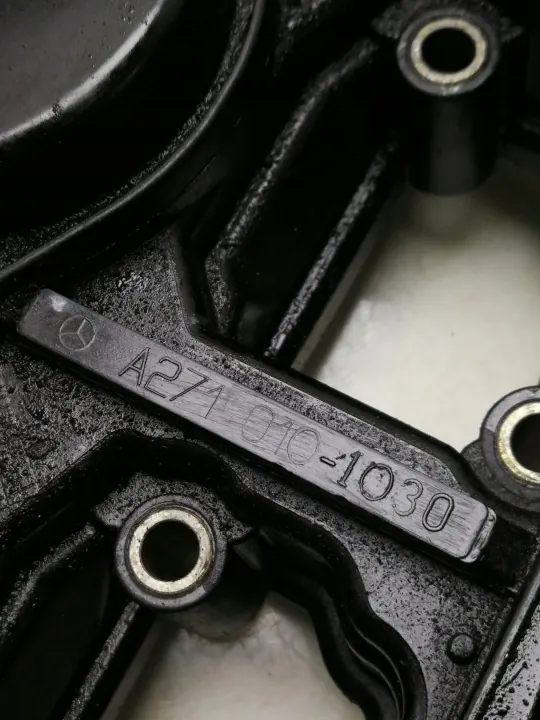 Tapa de válvulas OEM A2710101030 para Mercedes W203 1.8K image 3