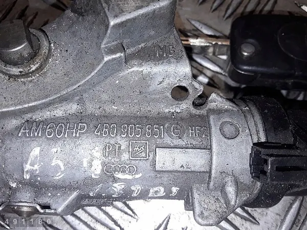 Interrupteur d'allumage avec clé Audi A2 1.4 TDI OEM 4B0905851G image 2