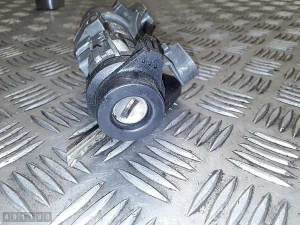 Interrupteur d'allumage avec clé Audi A2 1.4 TDI OEM 4B0905851G image 6