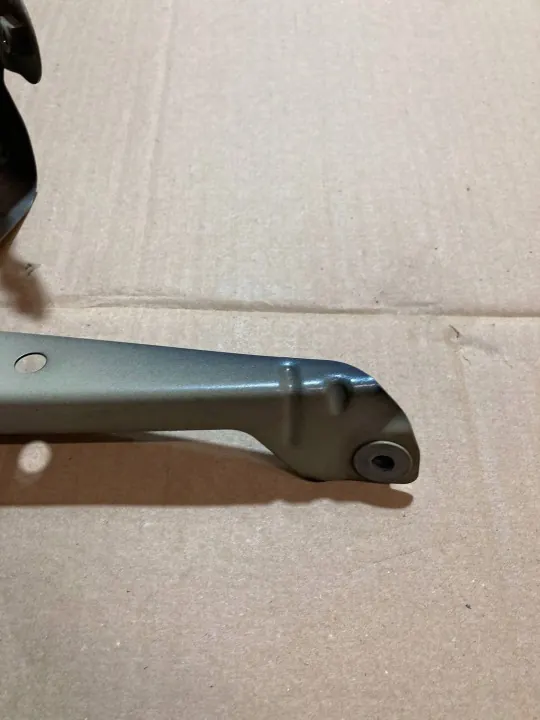 SEAT ATECA Stänkskärmsfäste OEM 575821167 Vänster Fram image 3