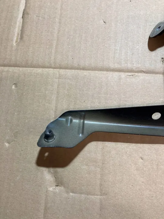 SEAT ATECA Stänkskärmsfäste OEM 575821167 Vänster Fram image 5