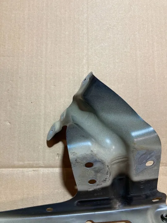 SEAT ATECA Stänkskärmsfäste OEM 575821167 Vänster Fram image 7