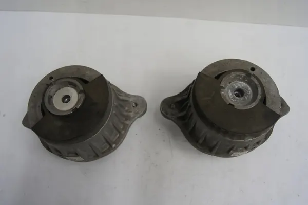 Moottorin kiinnitys vasen + oikea 1.6 W205 C-luokka Sedan OEM image 2
