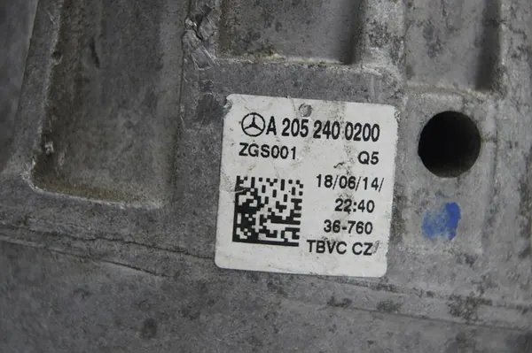 Moottorin kiinnitys vasen + oikea 1.6 W205 C-luokka Sedan OEM image 3