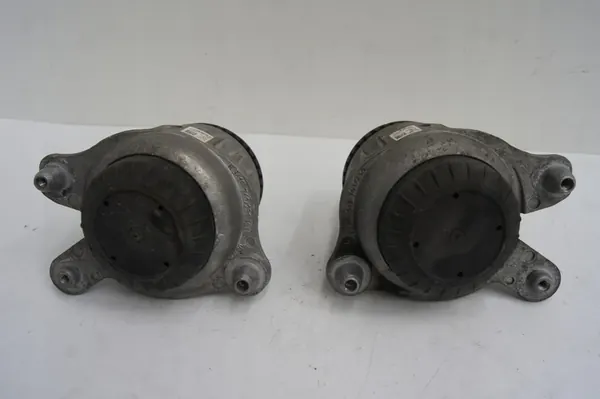 Moottorin kiinnitys vasen + oikea 1.6 W205 C-luokka Sedan OEM image 5