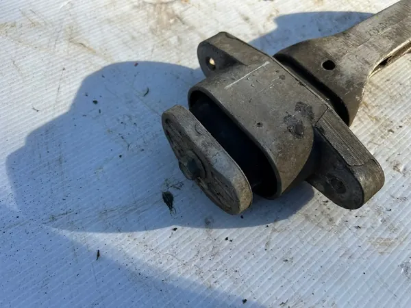 KIA SPORTAGE III 1.6 GDI Supporto Motore 2010 OEM 219502S100 image 5