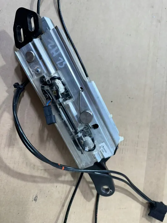 OEM A2308210551 Überrollbügel-Aktuator rechts Mercedes SL R230 image 7