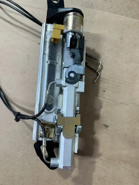 OEM A2308210551 Überrollbügel-Aktuator rechts Mercedes SL R230 image 8
