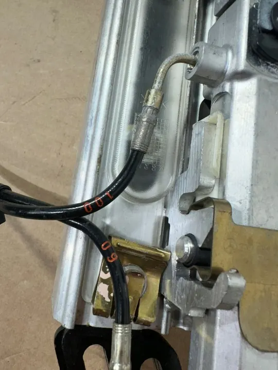 OEM A2308210551 Überrollbügel-Aktuator rechts Mercedes SL R230 image 9