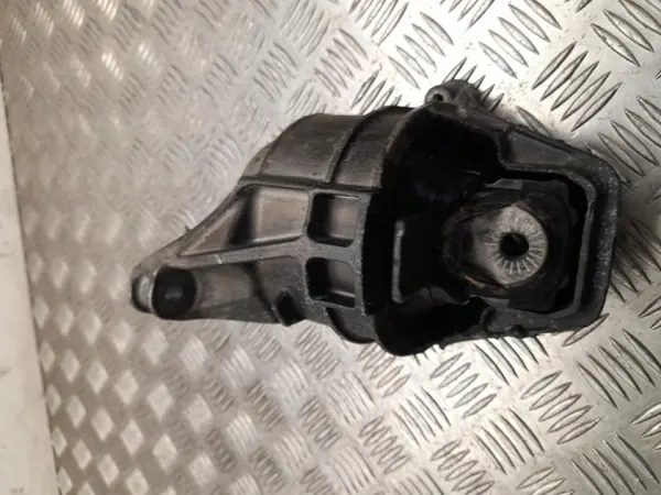 Moottorin kiinnike OEM 8B3 199 371 AP vasen etu Audi Q5 image 3