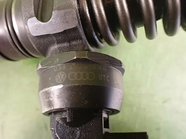 Pompe lave-glace OEM 038130073AG 0414720215 VW image 3