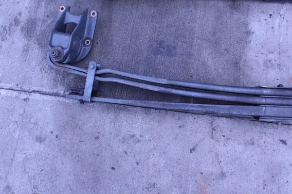 Achter Bladveer OEM RESOR TYŁ NISSAN ATLEON image 3