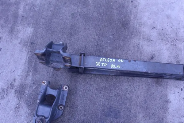 Achter Bladveer OEM RESOR TYŁ NISSAN ATLEON image 4