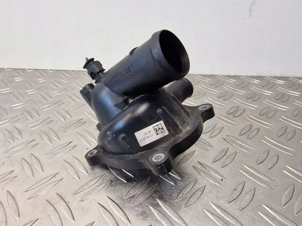 Carcasa termostato OEM 079121012D para Audi A8 image 2