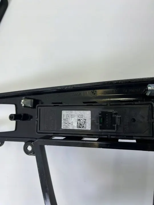 BMW X2 F39 Tunnelikoristesarja OEM Piano Musta image 8