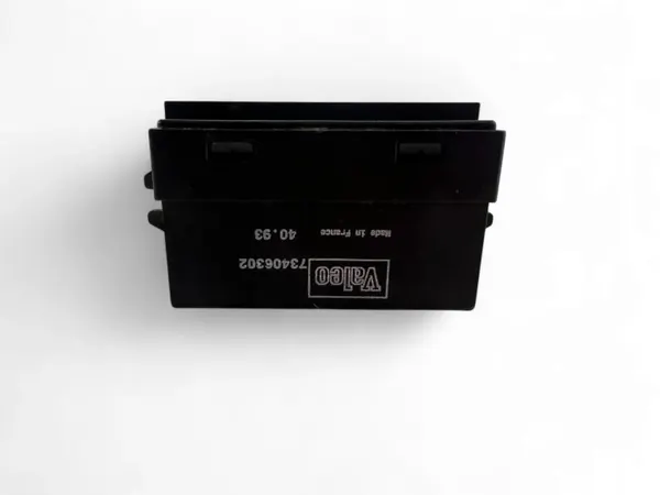 Relais Chrysler OEM 73406302 pour 300M (LR) 2000 image 9