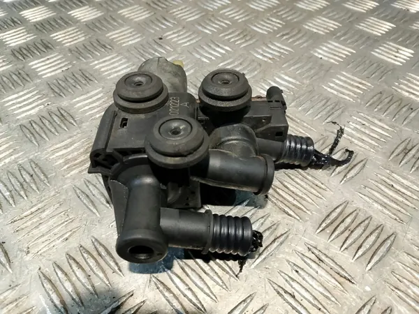 Pompe à eau OEM XER3966 pour BMW - État utilisé image 6