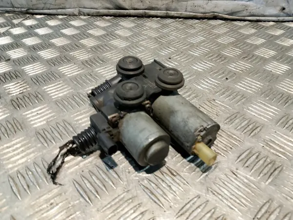 Pompe à eau OEM XER3966 pour BMW - État utilisé image 7