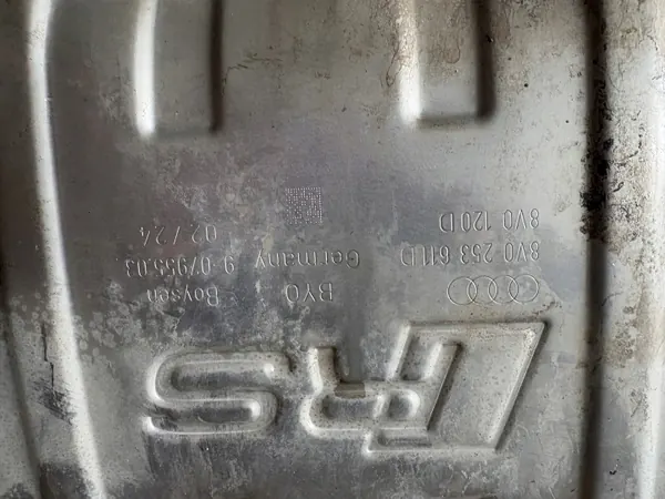CUPRA FORMENTOR VZ5 Auspufftopf OEM 8V0253211 image 9
