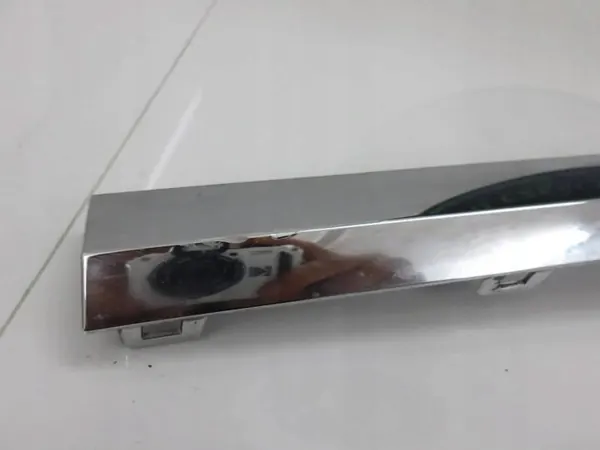 Volkswagen Touareg III Takaluukun Kromilista image 4