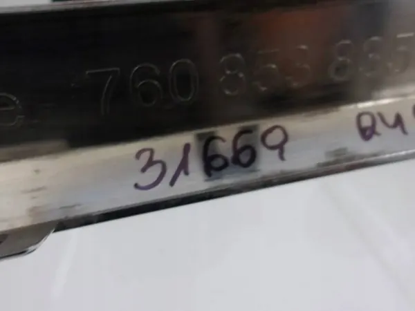 Volkswagen Touareg III Takaluukun Kromilista image 9