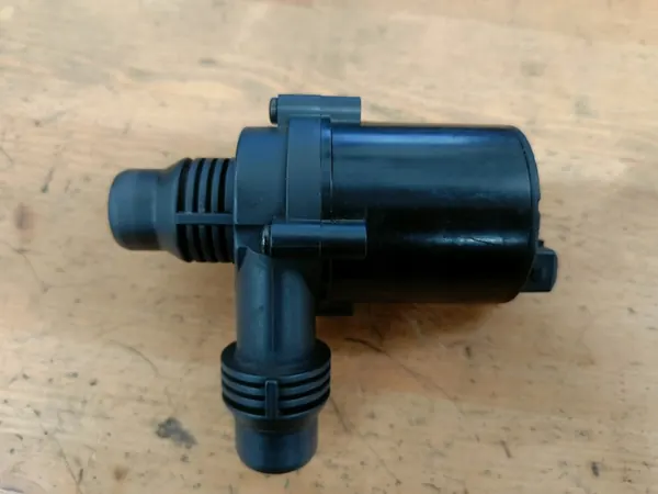 Extra vattenpump BMW 9197085 E70 E71 F15 F16 M57 N62 B47 N47 image 2