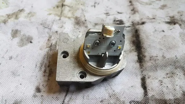 Conversor LED BMW OE MDE95883 image 2