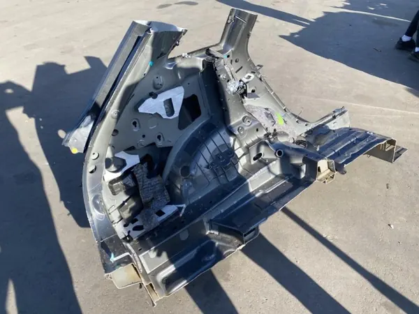 Mercedes-Benz GLC X254 2024 bak vänster stänkskärm OEM 274699 image 3