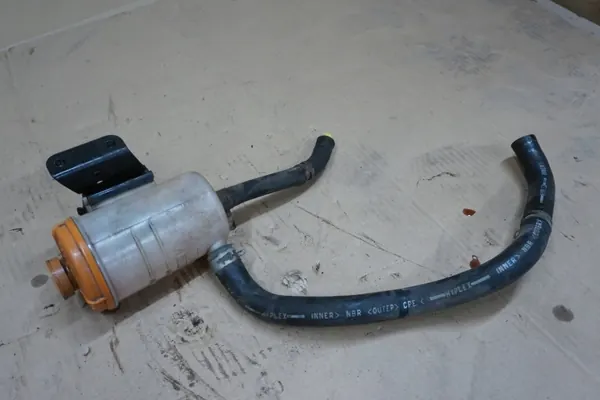 Suzuki Jimny stuurbekrachtigingsreservoir OEM JIMNY ZBIORNICZEK image 2