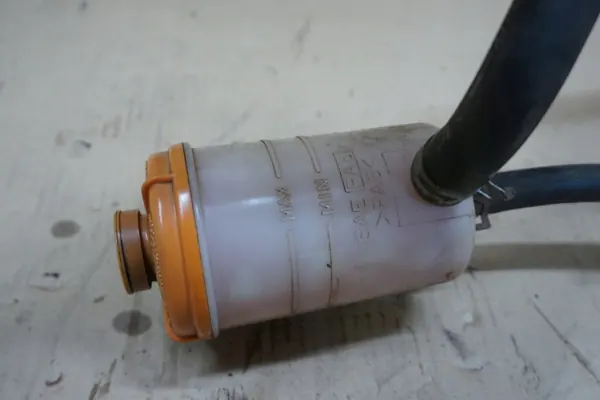 Suzuki Jimny stuurbekrachtigingsreservoir OEM JIMNY ZBIORNICZEK image 3