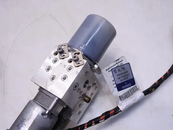 Dachpumpengehäuse OEM 982603H0651 für Peugeot 207 CC image 8
