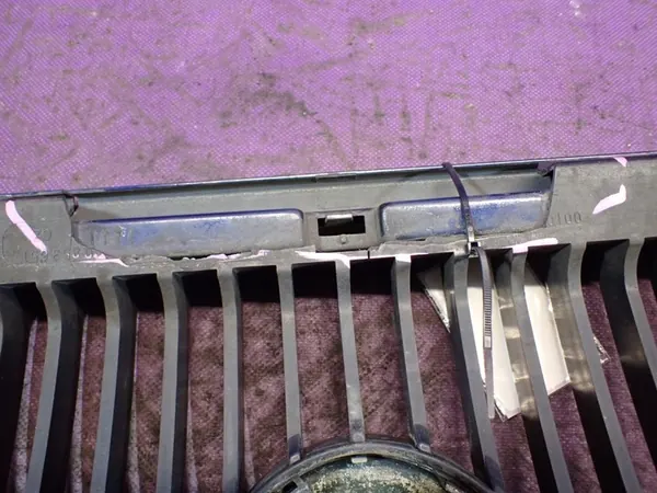 Grill Radiator Skoda Octavia I 96-00 - OEM 1U0853651 image 5