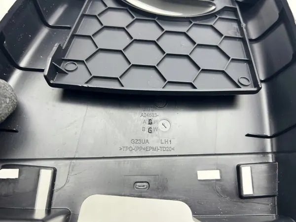 Ford Focus MK4 Etu-Vasen Pilarikansi OEM JX7B-A24583-AGW image 4
