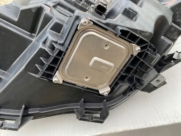 RENAULT AUSTRAL OIKEA ETULAMPPU MUUNTAMO 260100650R image 10