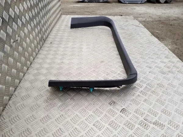 Tesla Model S bagageutrymmesmatta OEM 100925400g - Höger sida image 6